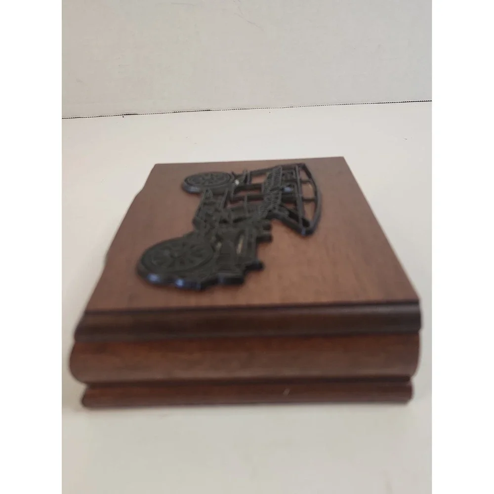 Vtg 1980s Emson Wooden Jewelry Box Classic Car Brass Emblem Valet Organizer Read